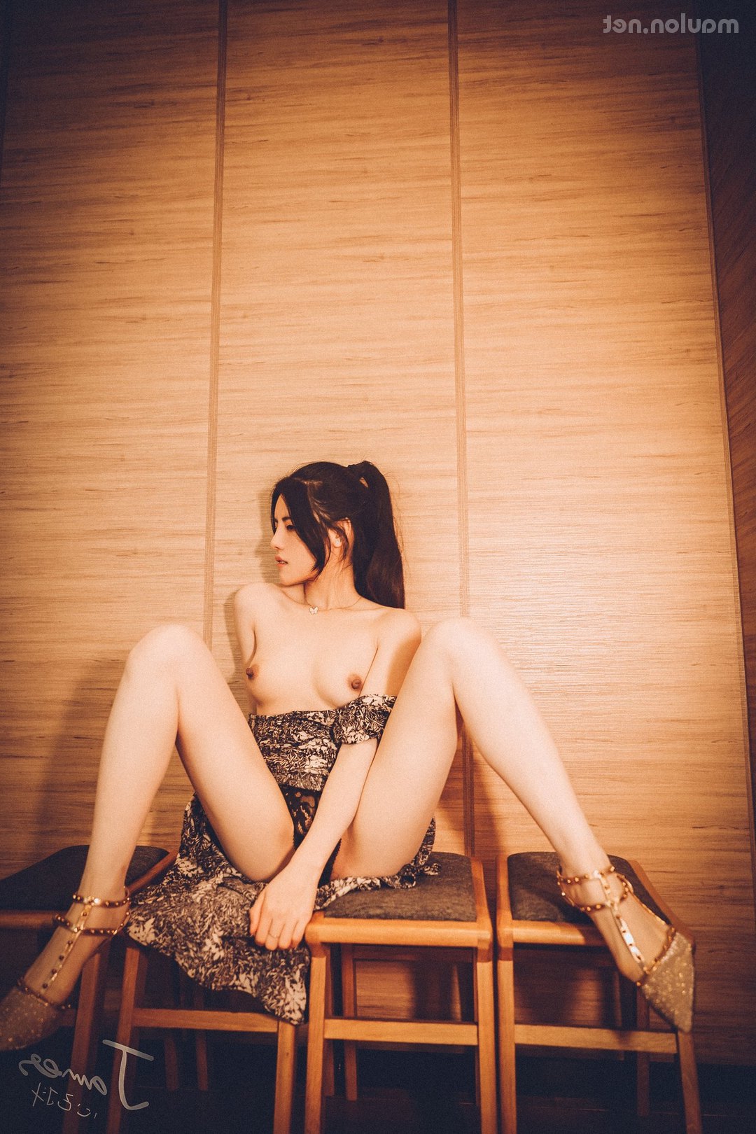 Những cặp giò dài nhức nách (117 Pic) | MauLon.Xyz
