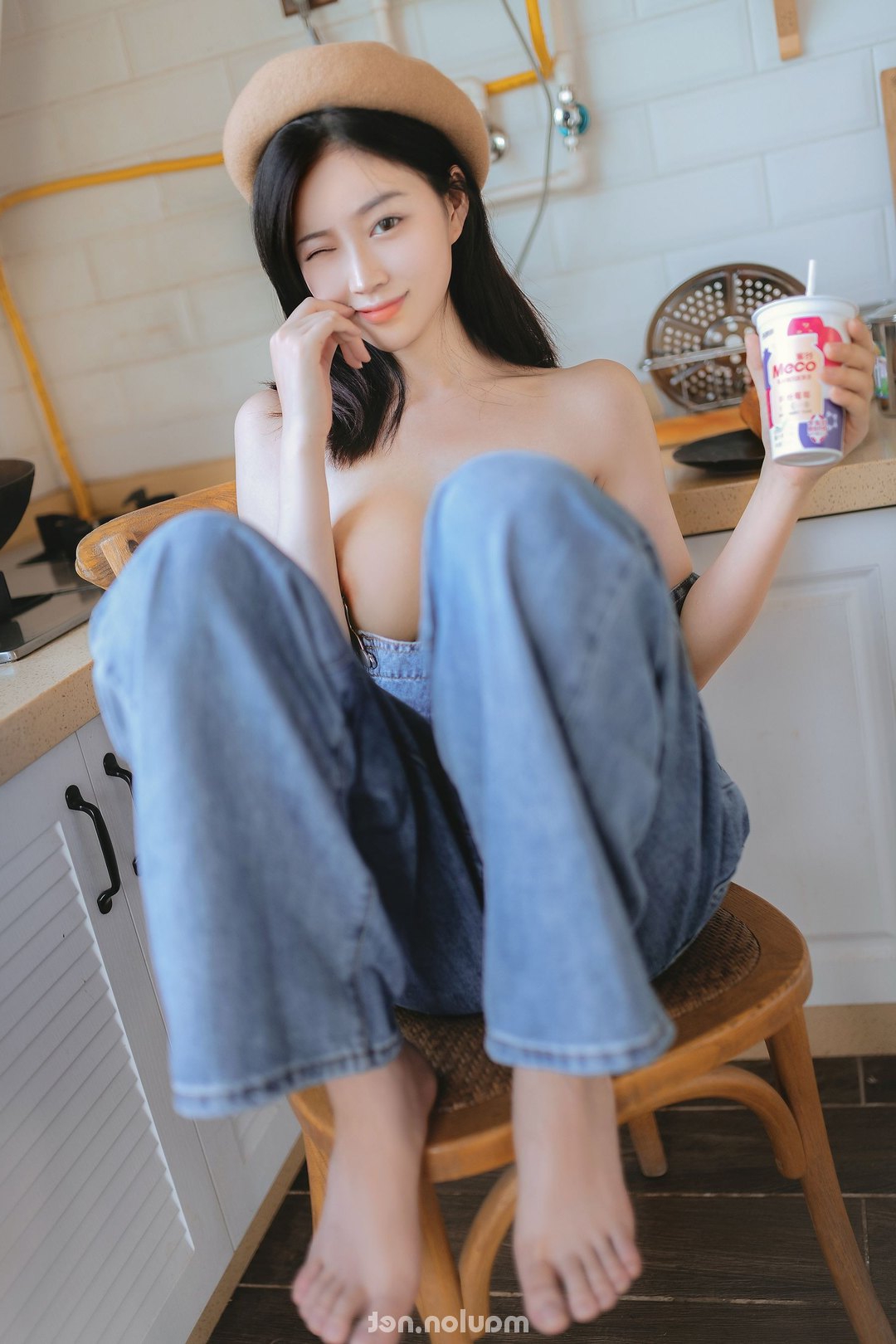 Trà sữa giúp em giải khát, con cu anh giúp bím em nát (16 Pic) | MauLon.Xyz